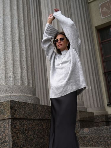 Серый оверсайз свитер