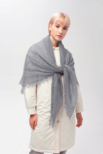 Оренбургский пуховый платок-паутинка с шелком АШ140-03 серый