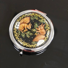 Сувенирное зеркальце с ручной росписью "Белочки"