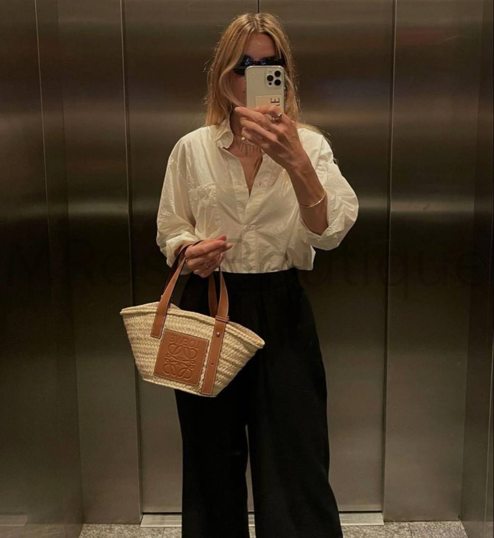 Женская сумка Loewe Basket плетёная бежевого цвета