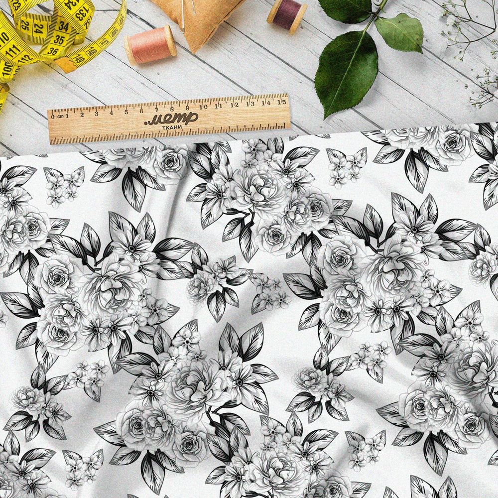 Ткань флис черно-белые бутоны цветов