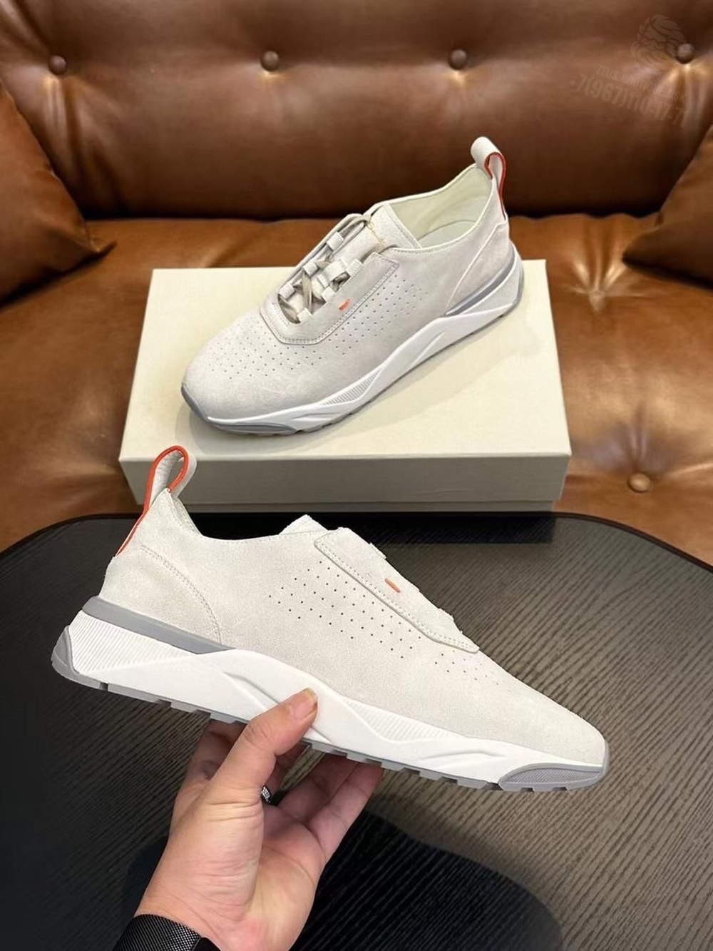 Кроссовки Santoni