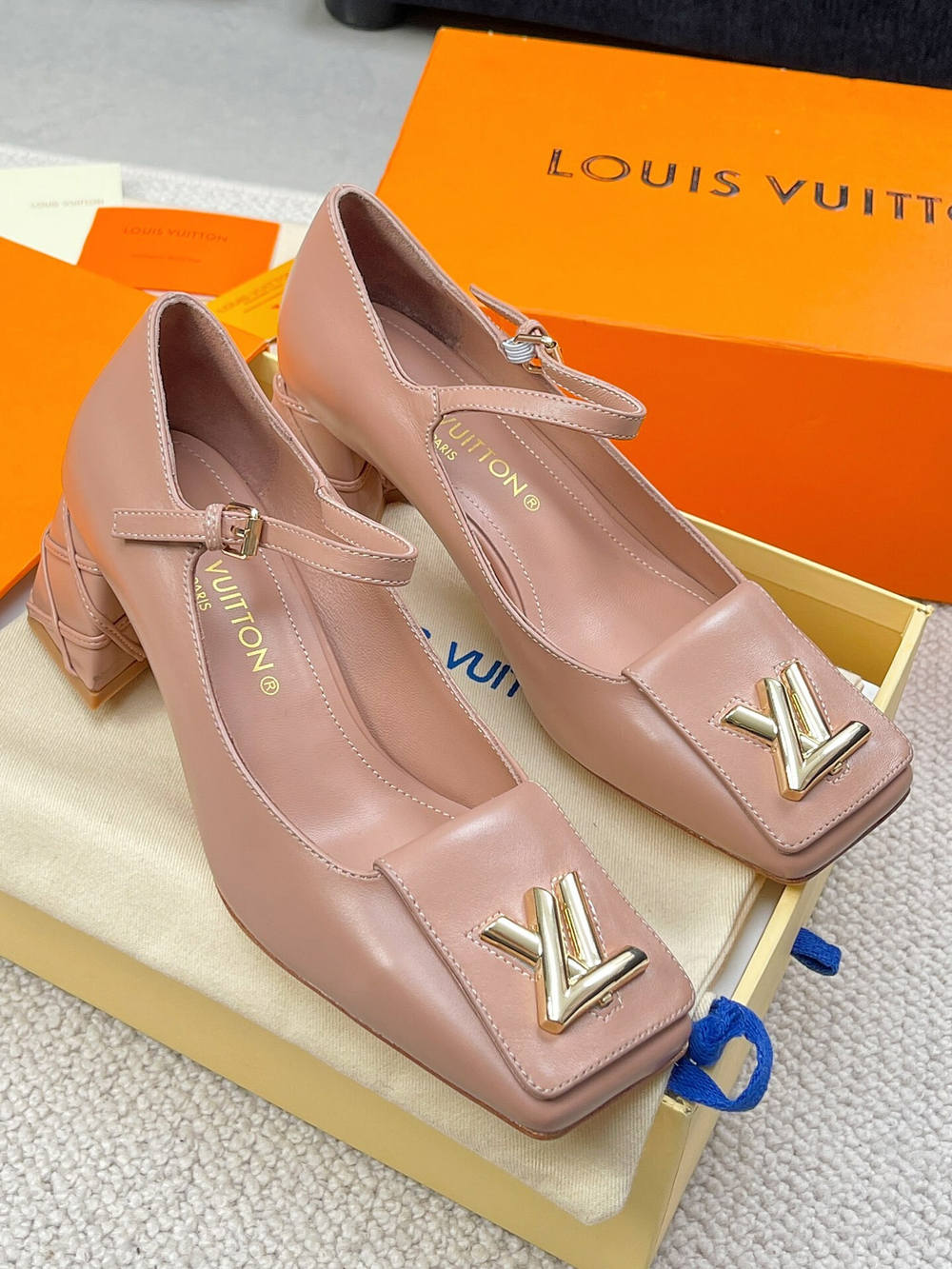 Louis Vuitton Shake Pump