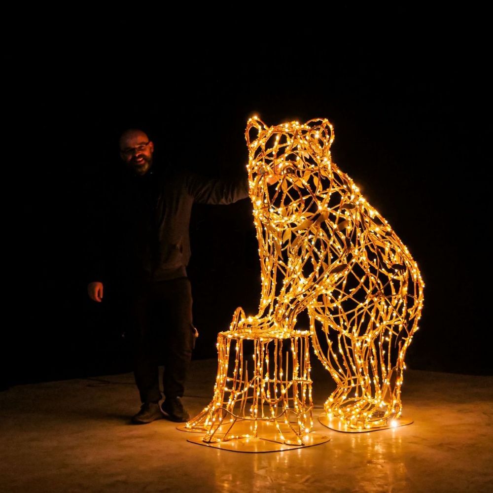 Светодиодная фигура "Медведь у пня"