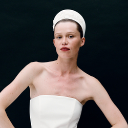 Кокошник M белый с жемчужным декором