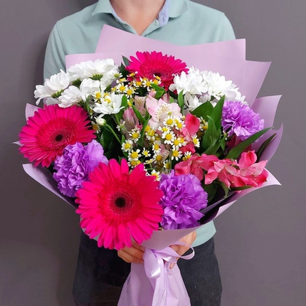 Авторский букет в сиреневой гамме