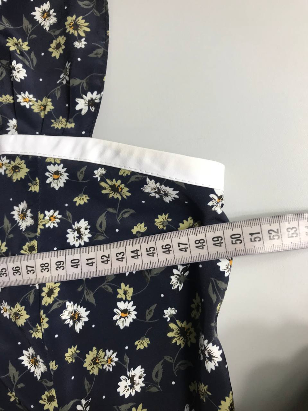 Платье обтягивающего кроя шелковое, визуально на 48 размер