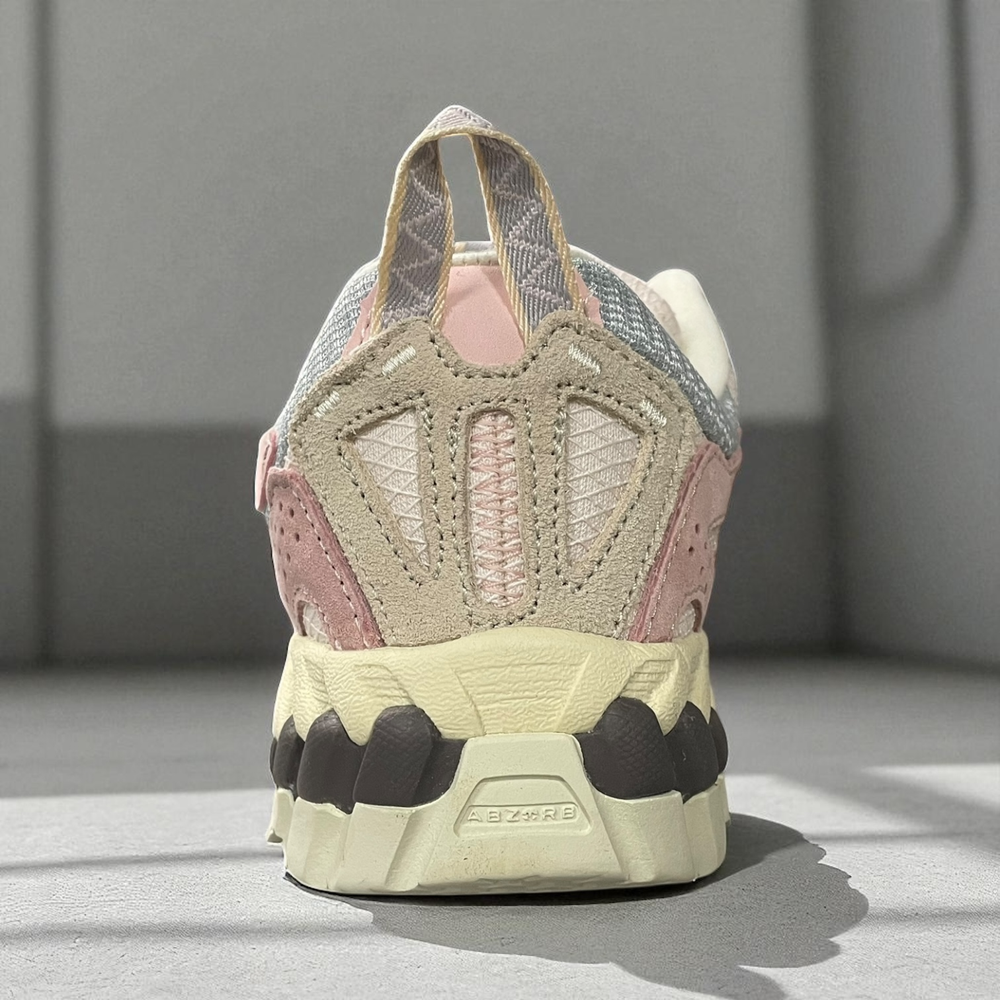 New Balance 610 • Pink