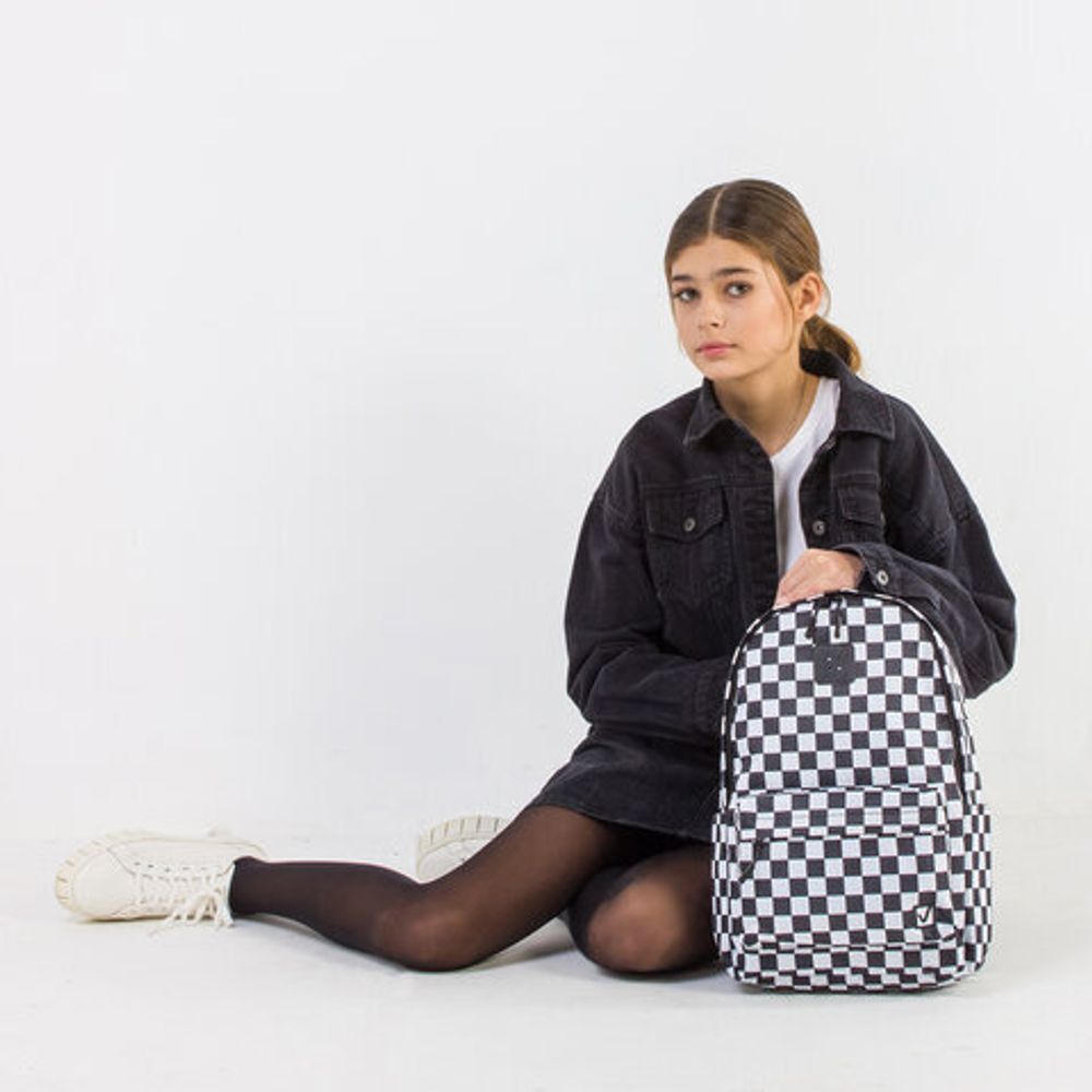 Рюкзак BRAUBERG POSITIVE универсальный, потайной карман, "Black and White", 42х28х14 см, 270777