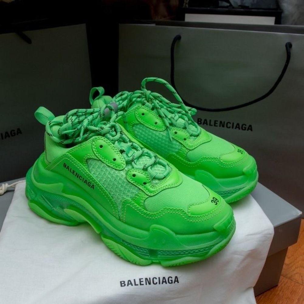 Green balenciaga triple s sale