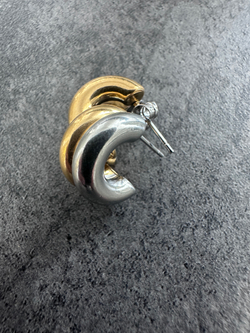 Серьги Dansk Copenhagen, Passion Waterproof, полукольца, биколорные, DNSK26.1-3W2401029 (серебристый