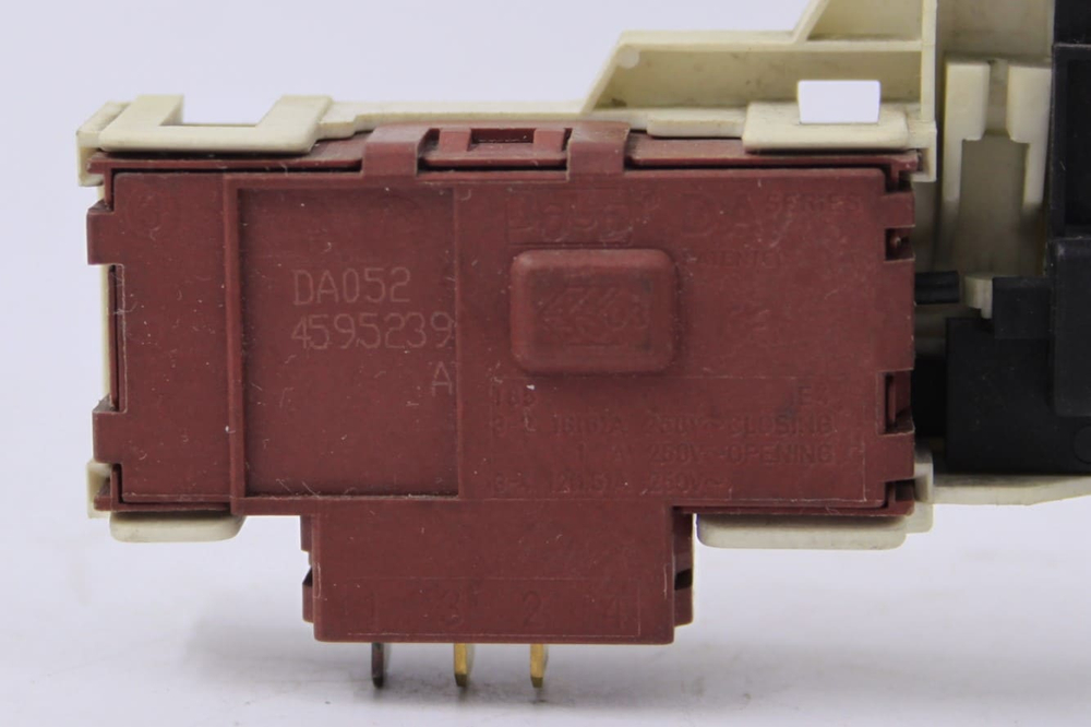 Устройство блокировки люка DA052 4595239 стиральной машины Candy