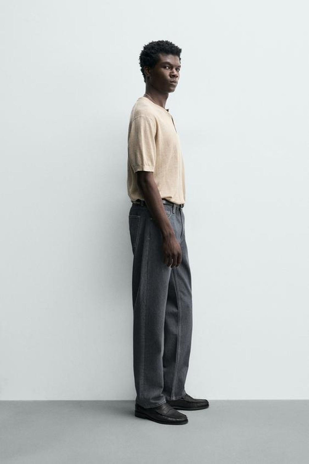 ZARA ДЖИНСЫ STRAIGHT FIT, СЕРЫЙ