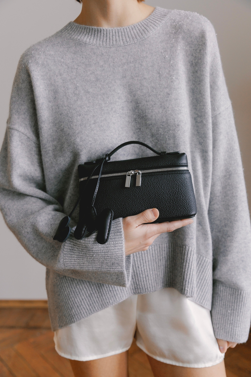 Keychain LOVE black amber color