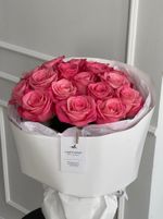 Букет из ярко-розовых роз 17шт