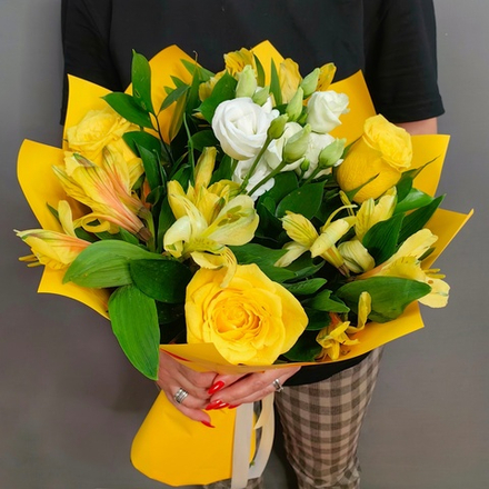 Авторский букет в желтой гамме