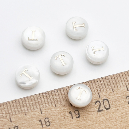 Буква T, бусина, перламутр, диаметр 7,5-8 мм, толщина 4,5-5 мм, цена за 1 шт