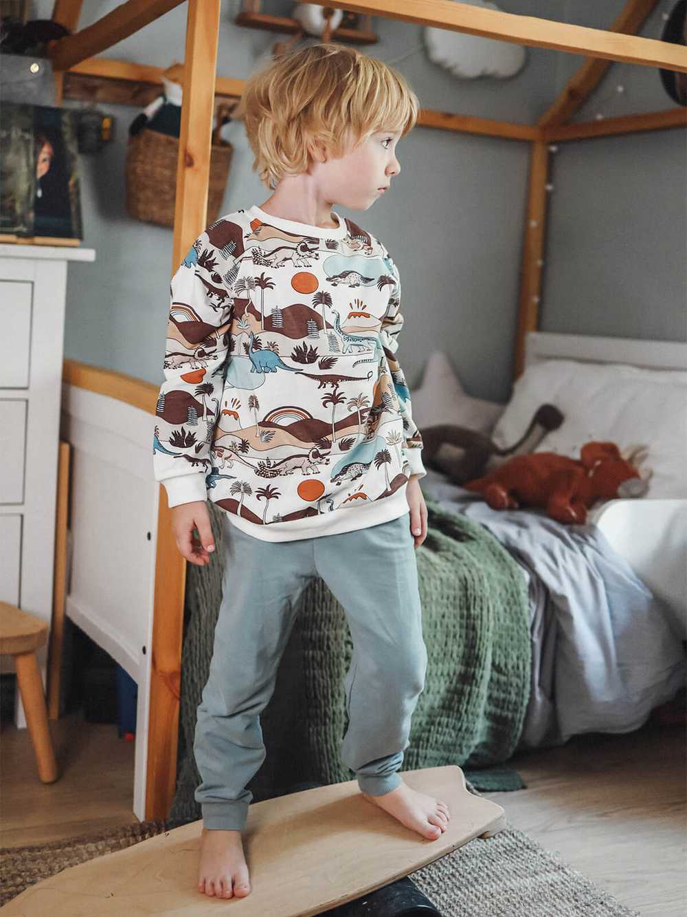 Свитшот оверсайз Mjölk Dinoworld