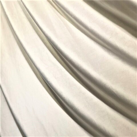 Штора из бархата молочного цвета 200*290 см