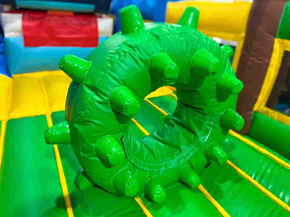 Коммерческий надувной батут «Говорящая акула», 12*7*7,5 м