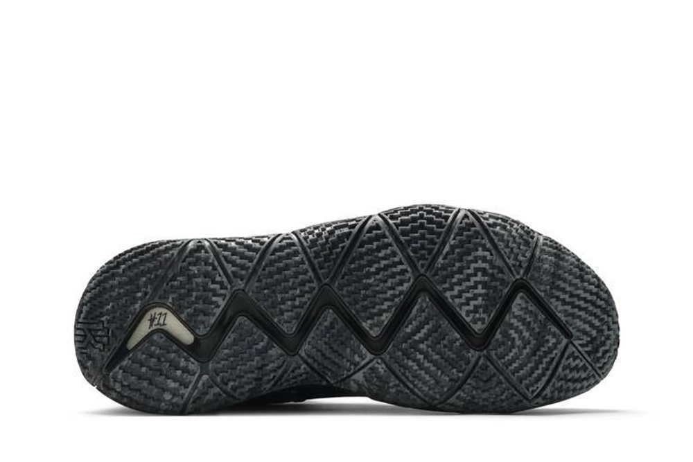Kyrie 4 blackout mens hotsell