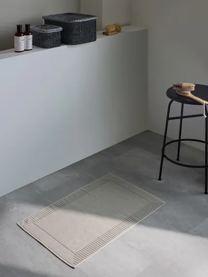 Коврик для ванной с фактурным бортиком бежево-серого цвета из коллекции essential, 50х80 см