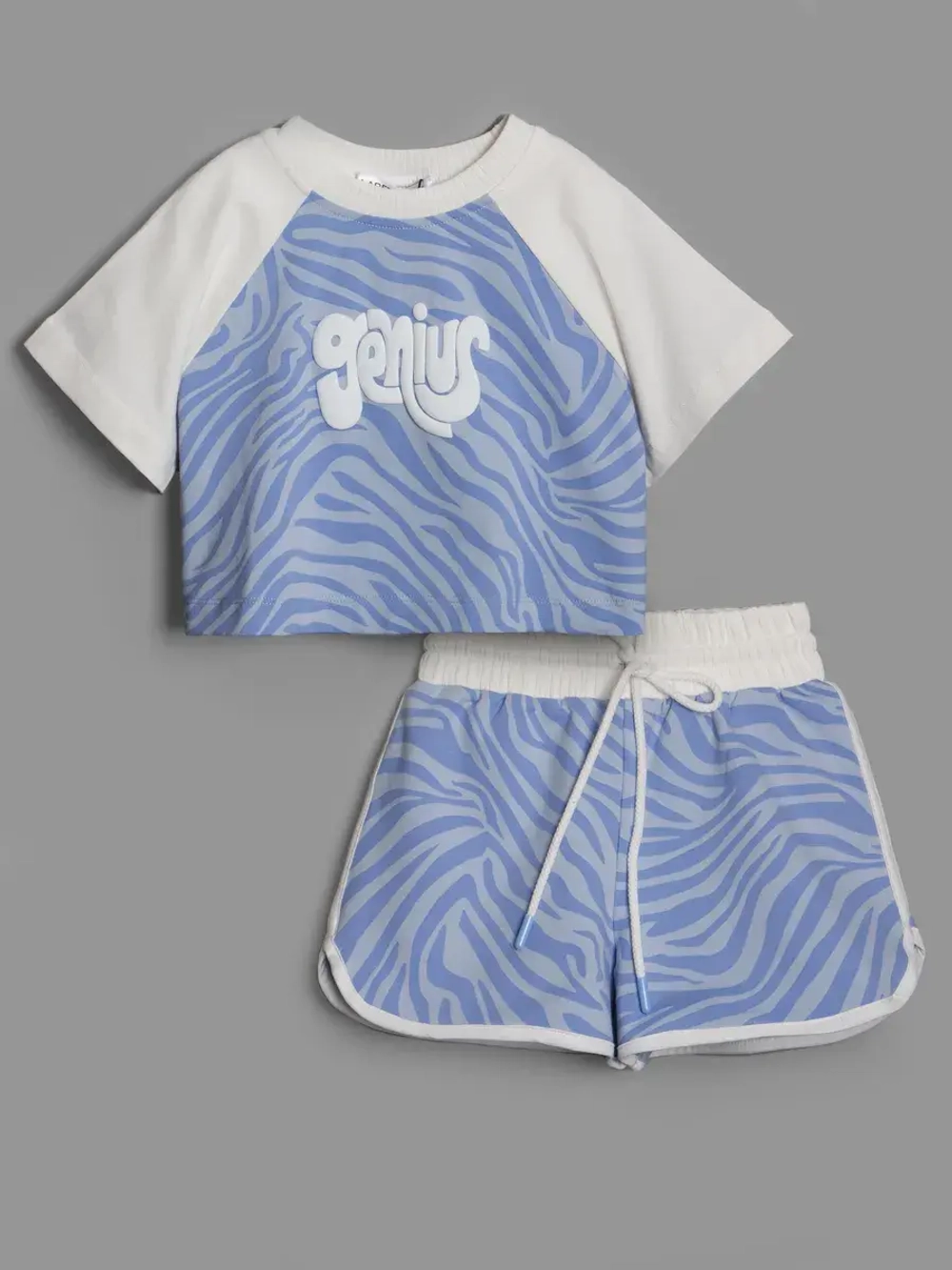 Костюм для девочки спортивный с шортами