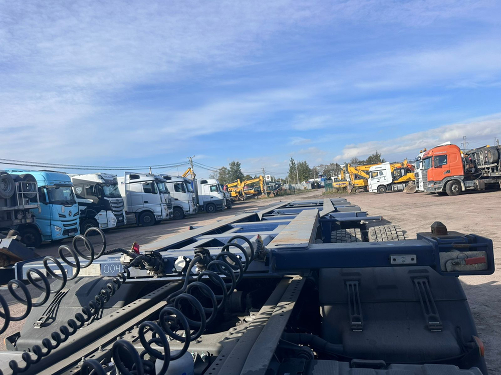 УралСпецТранс 9465* Полуприцеп контейнеровоз 4 оси 946520-A1-04