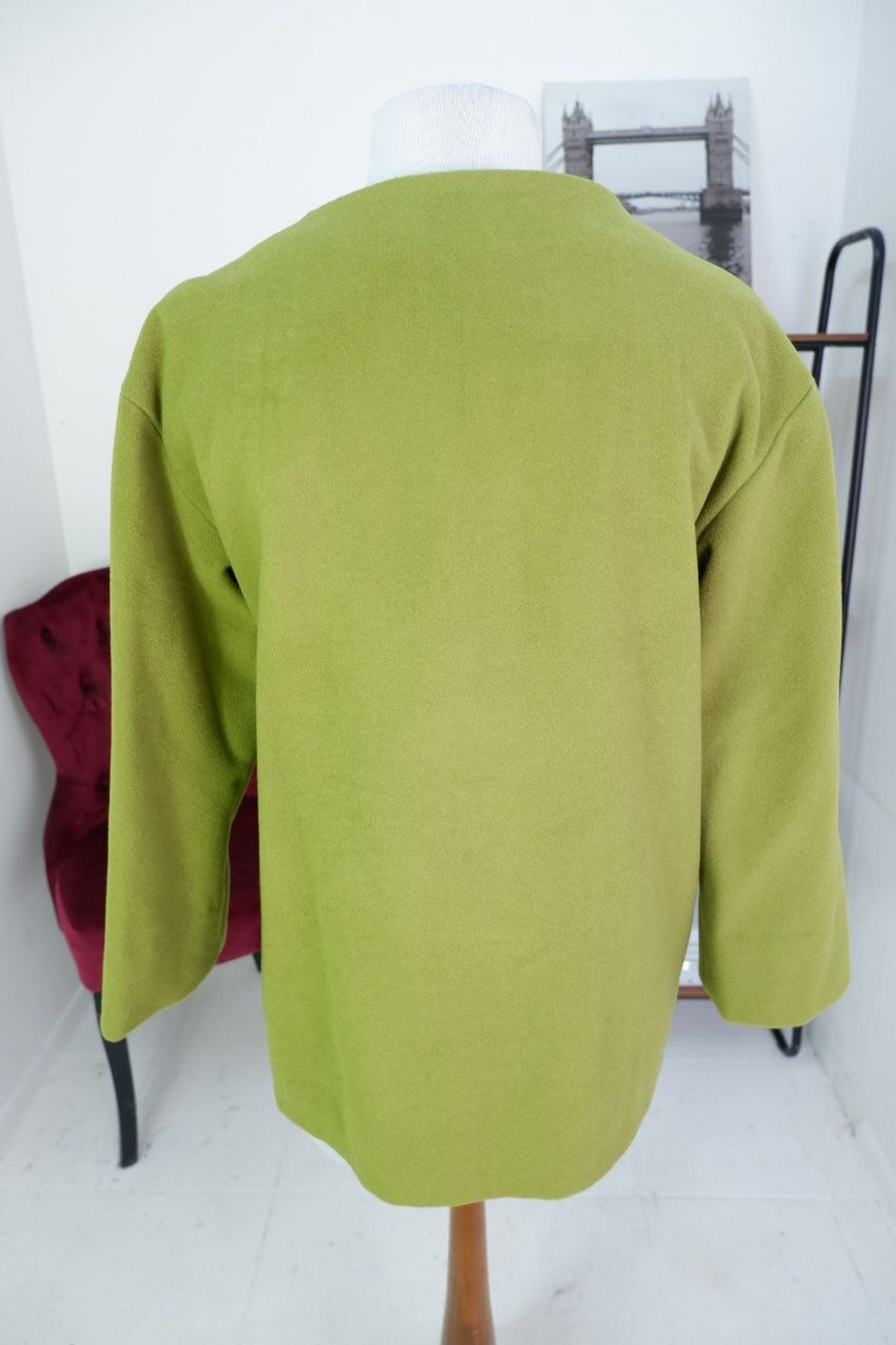 Пальто короткое в красивом оттенке 48 размер