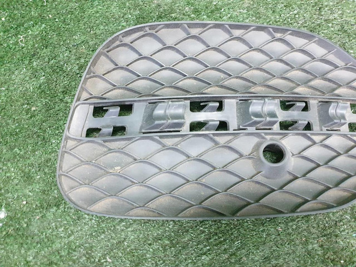 Решетка переднего бампера правая Mercedes GLE c292 (2015-2019)