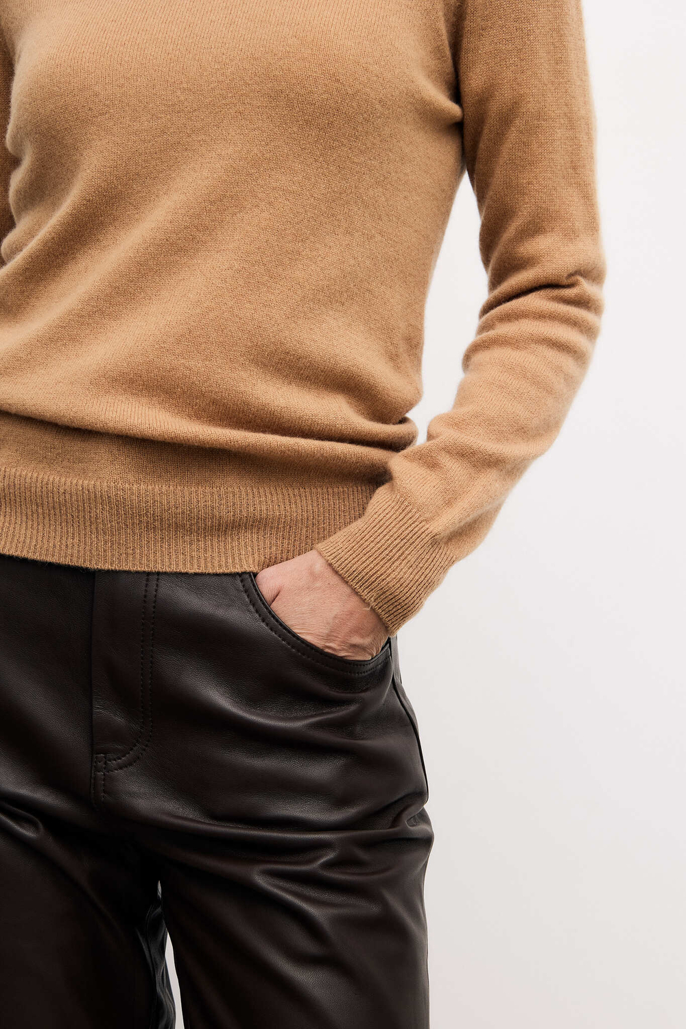 Джемпер карамельного цвета