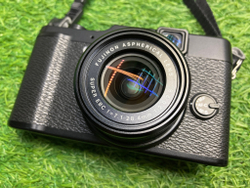 FujiFilm X10