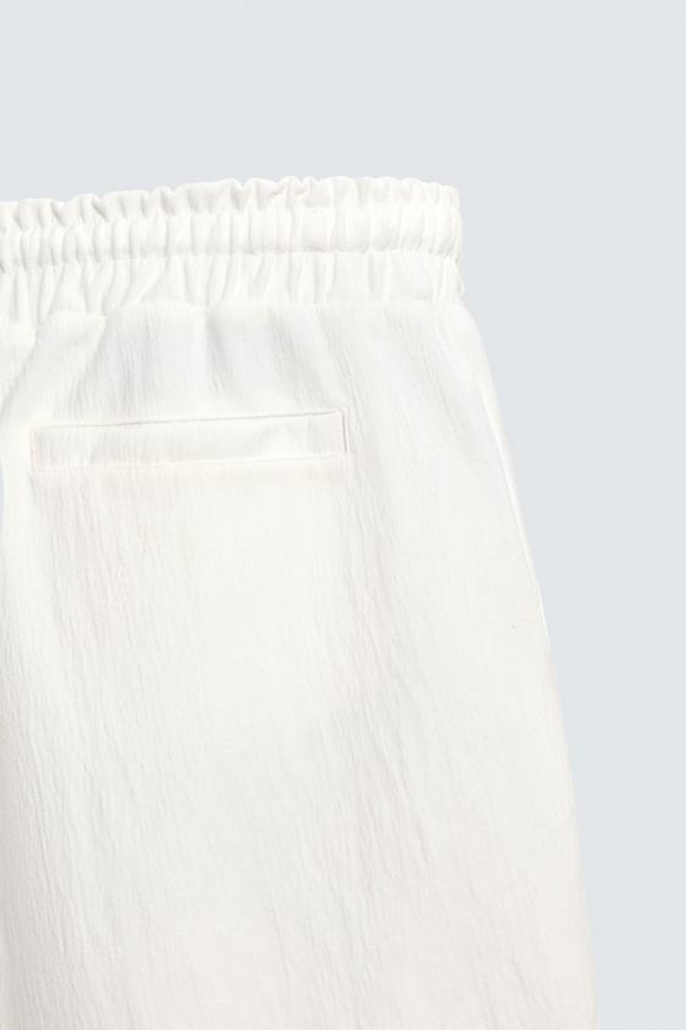 ZARA ШОРТЫ-ДЖОГГЕРЫ ИЗ РЕЛЬЕФНОЙ ТКАНИ, ЖЕЛТОВАТО-БЕЛЫЙ