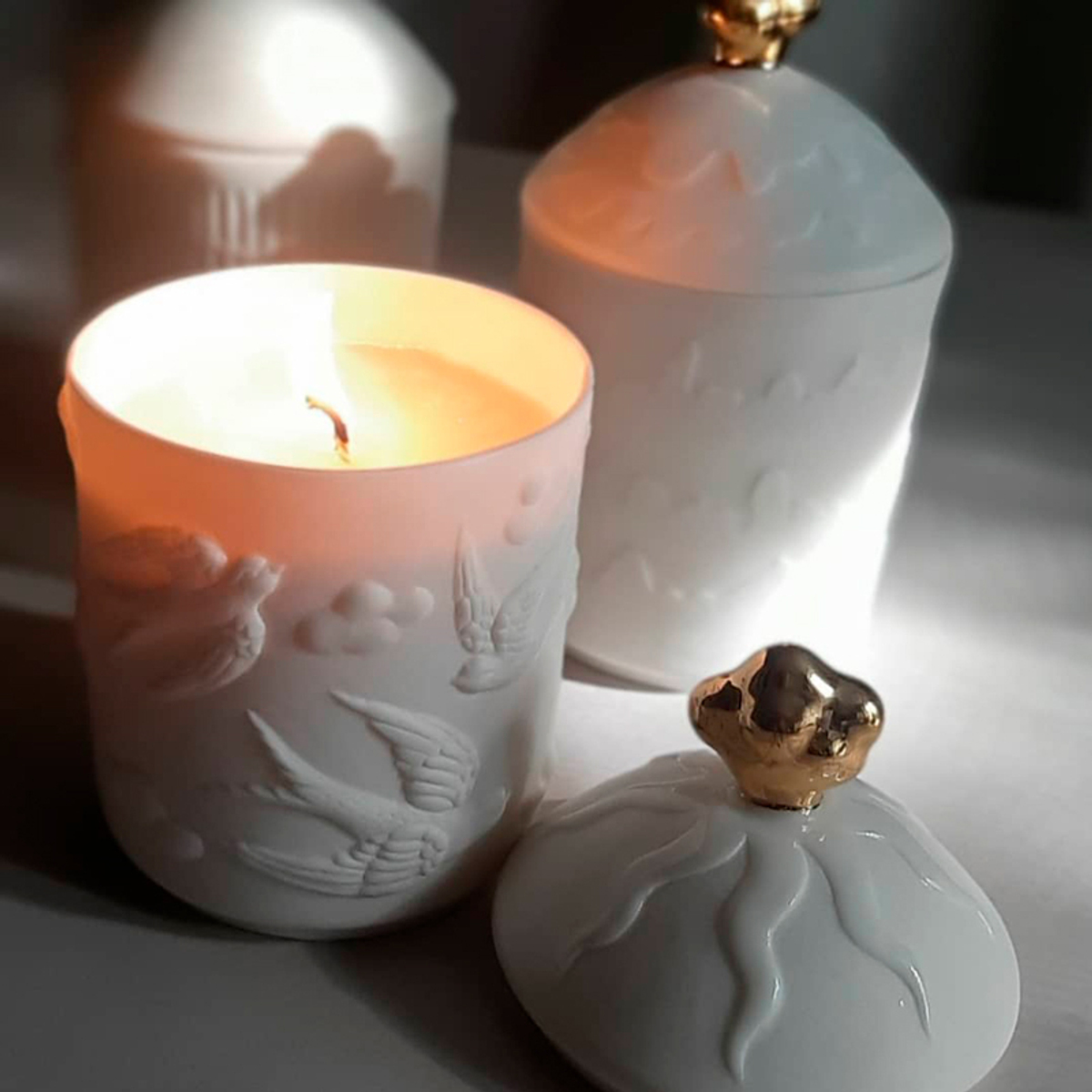 🍀 фарфоровый подсвечник со свечой Ласточки — Leoleo handmade