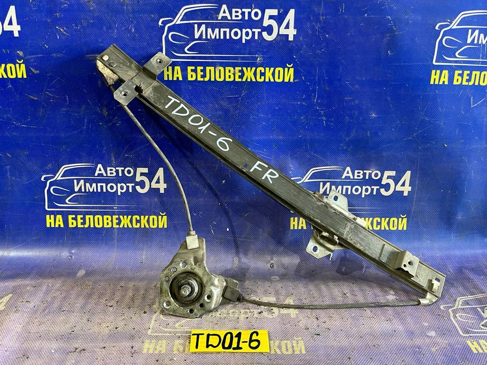 Стеклоподъемник передний правый SUZUKI ESCUDO 1993