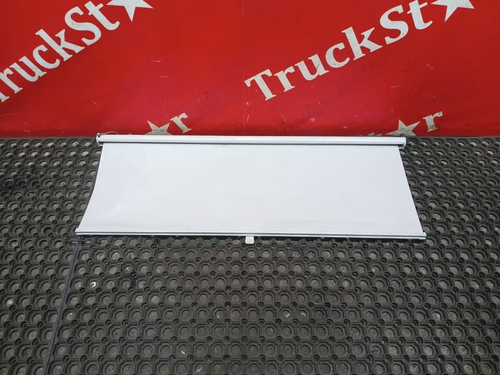 Солнцезащитная шторка левая 2023г