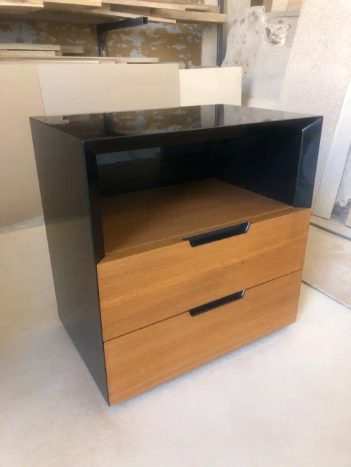 Тумба с деревянными ящиками