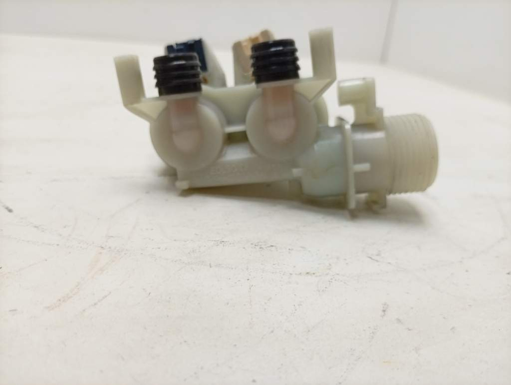 IWUE 4105 CIS кт28 Клапан подачи воды для стиральной машины Ariston, Indesit б/у