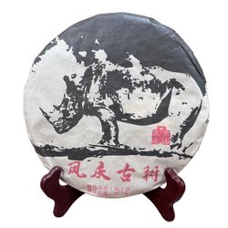 Шу Пуэр. Фэнцин Гу Шу. Носорог. 357 г. 2025 год