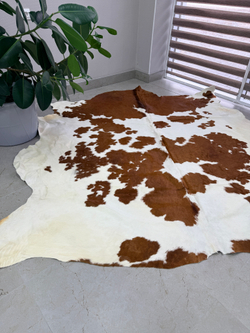 Коровья шкура на пол натуральная. 200 х 190 см