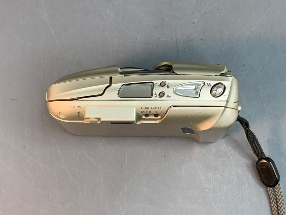 Olympus MJU II Zoom 80 Panorama, небольшой скол на корпусе