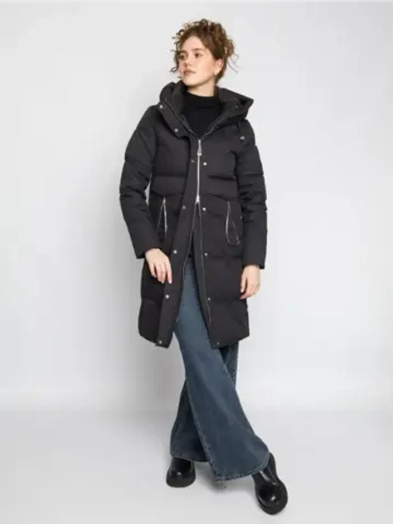 Куртка зимняя удлиненная с капюшоном