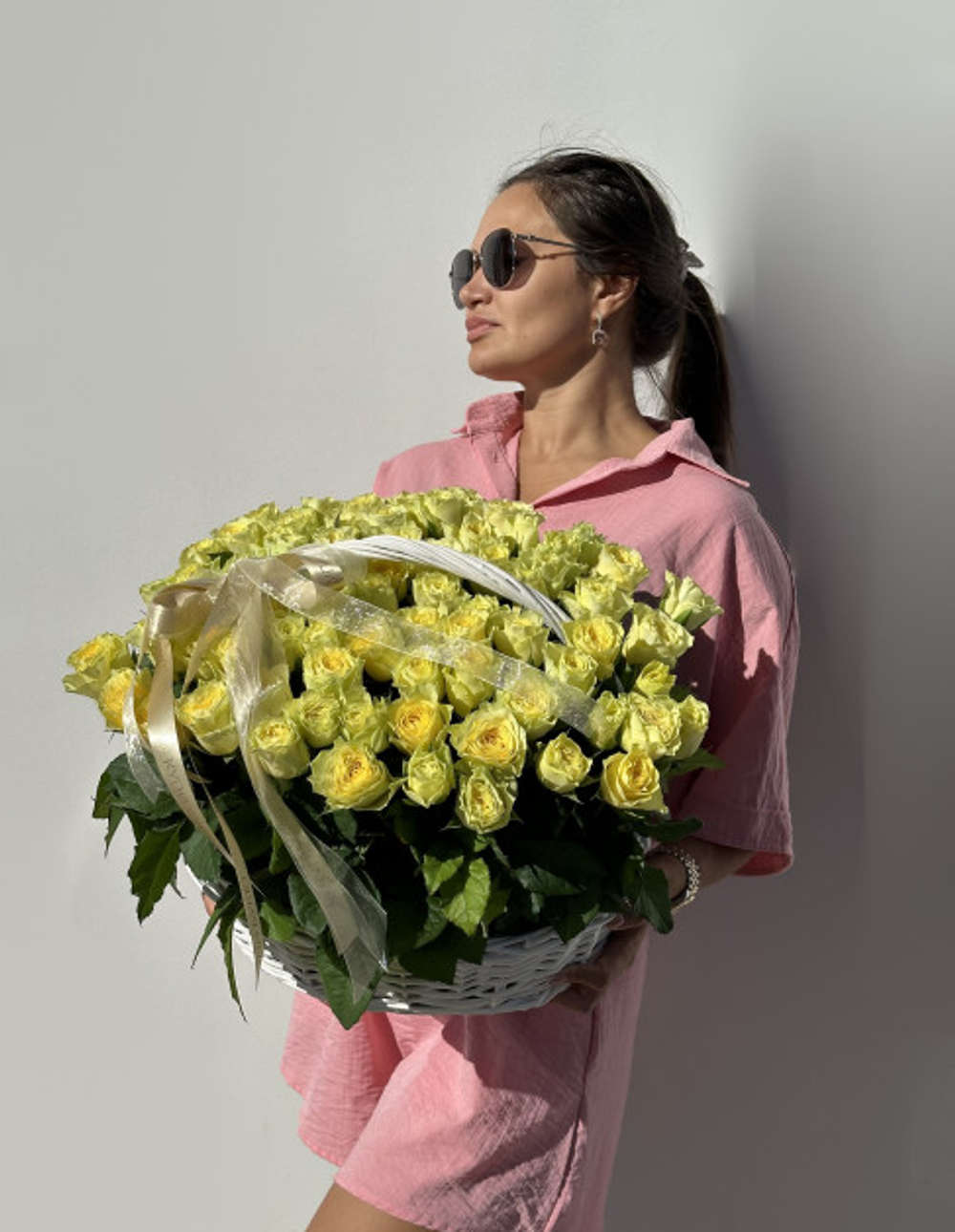 Корзина 75 роз для Мамы