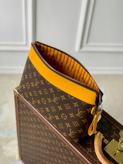 Louis Vuitton Pochette Voyage Souple
