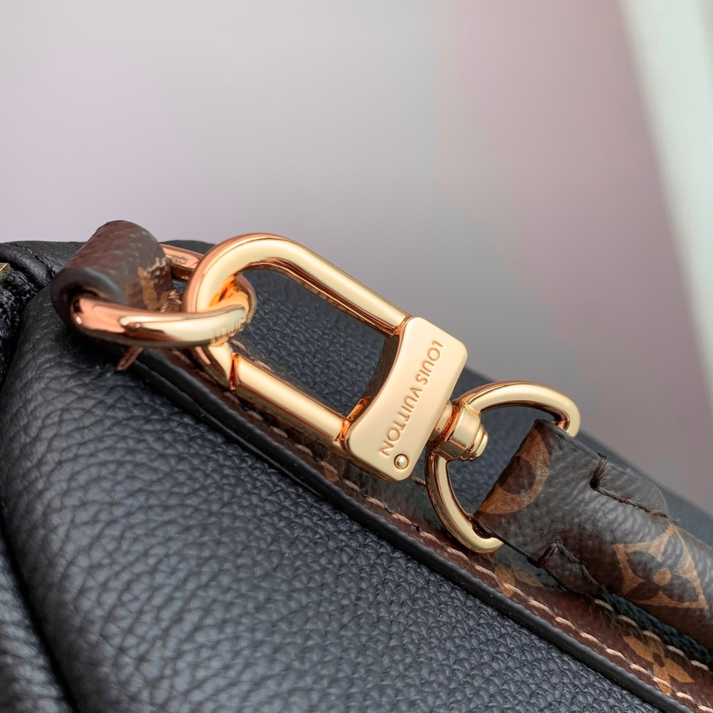 Louis Vuitton Express PM
