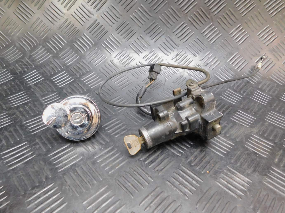 Замок зажигания с крышкой бака Yamaha Road Star XV1600