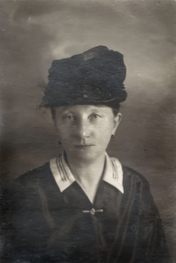 Студийные ретро-портреты. XIX в. Вена. 11х7 см.  1890 г