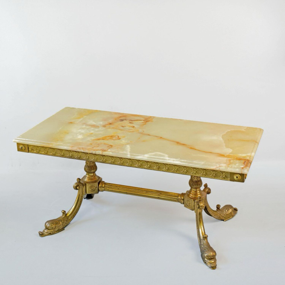 Винтажный журнальный столик