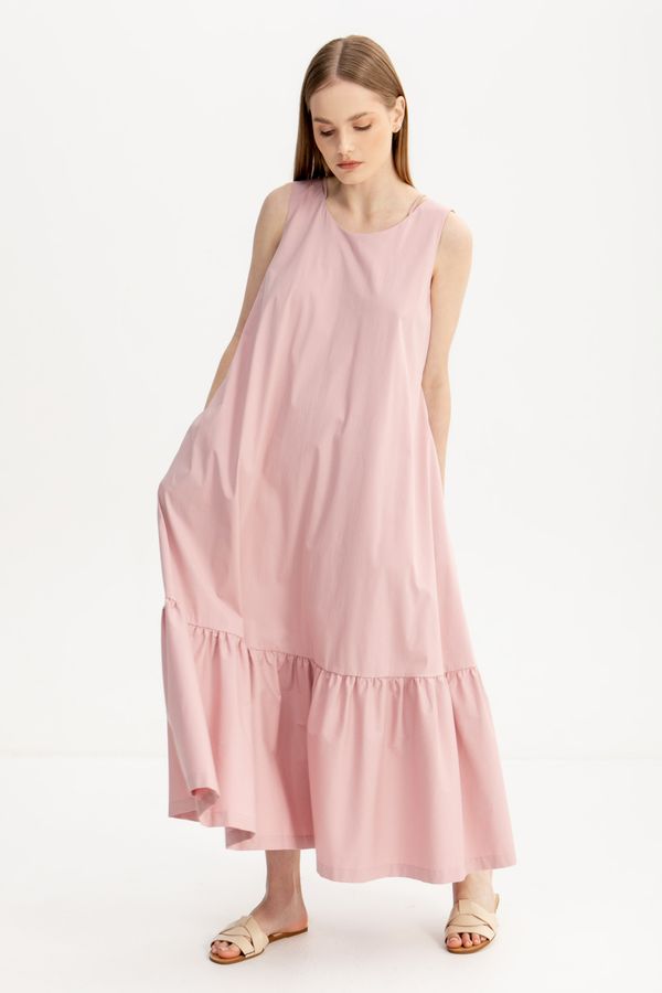 Платье с воланом