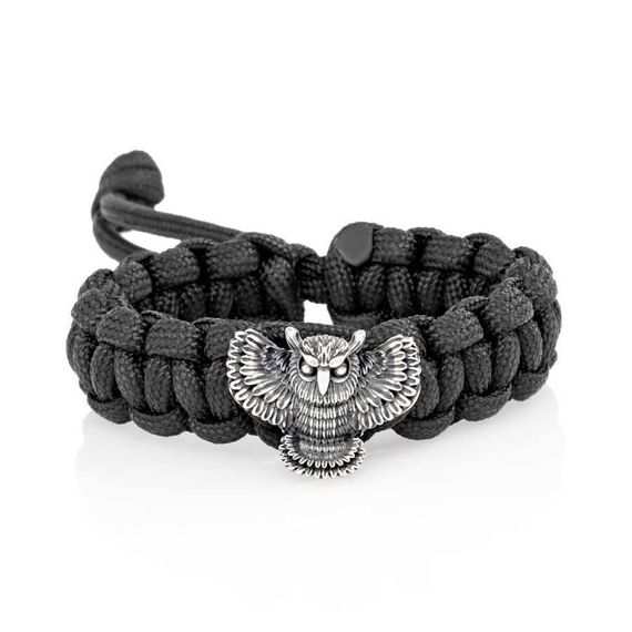 Браслет из чёрного паракорда с шармом Сова из серебра 925, вид спереди